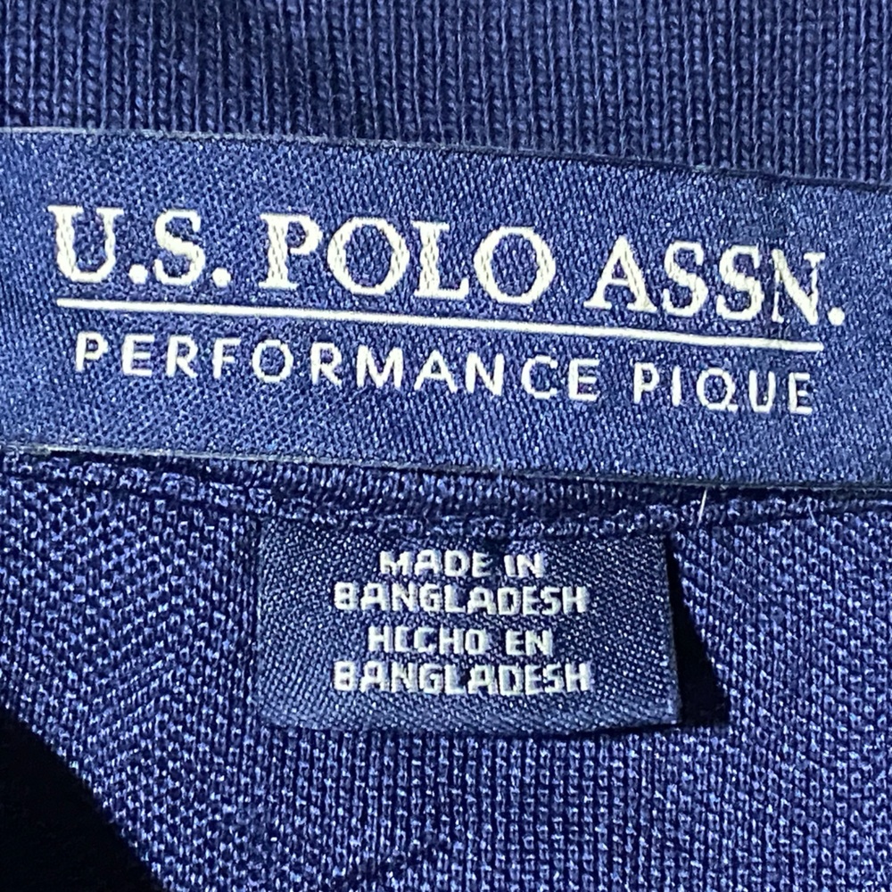 navy bleu U.S Polo Assn. dress shirtwith red stitching